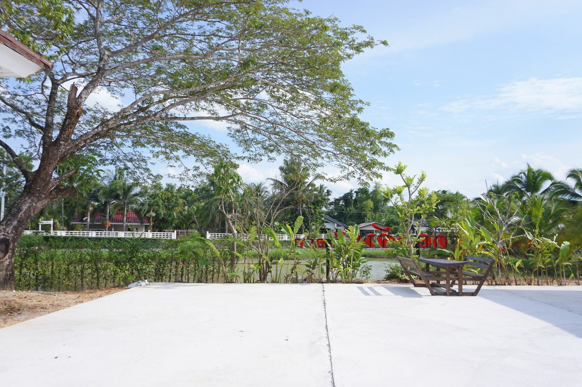 Dokjan Resort Nakhon Si Thammarat Exterior foto